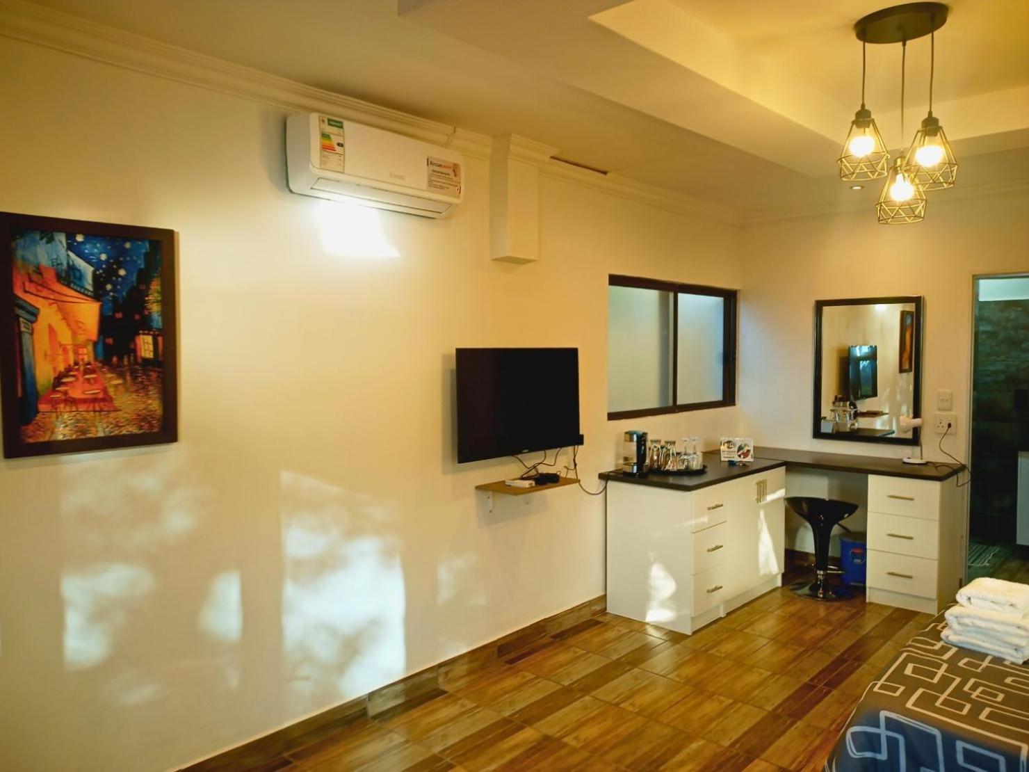 Zur - No Loadshedding Guest house