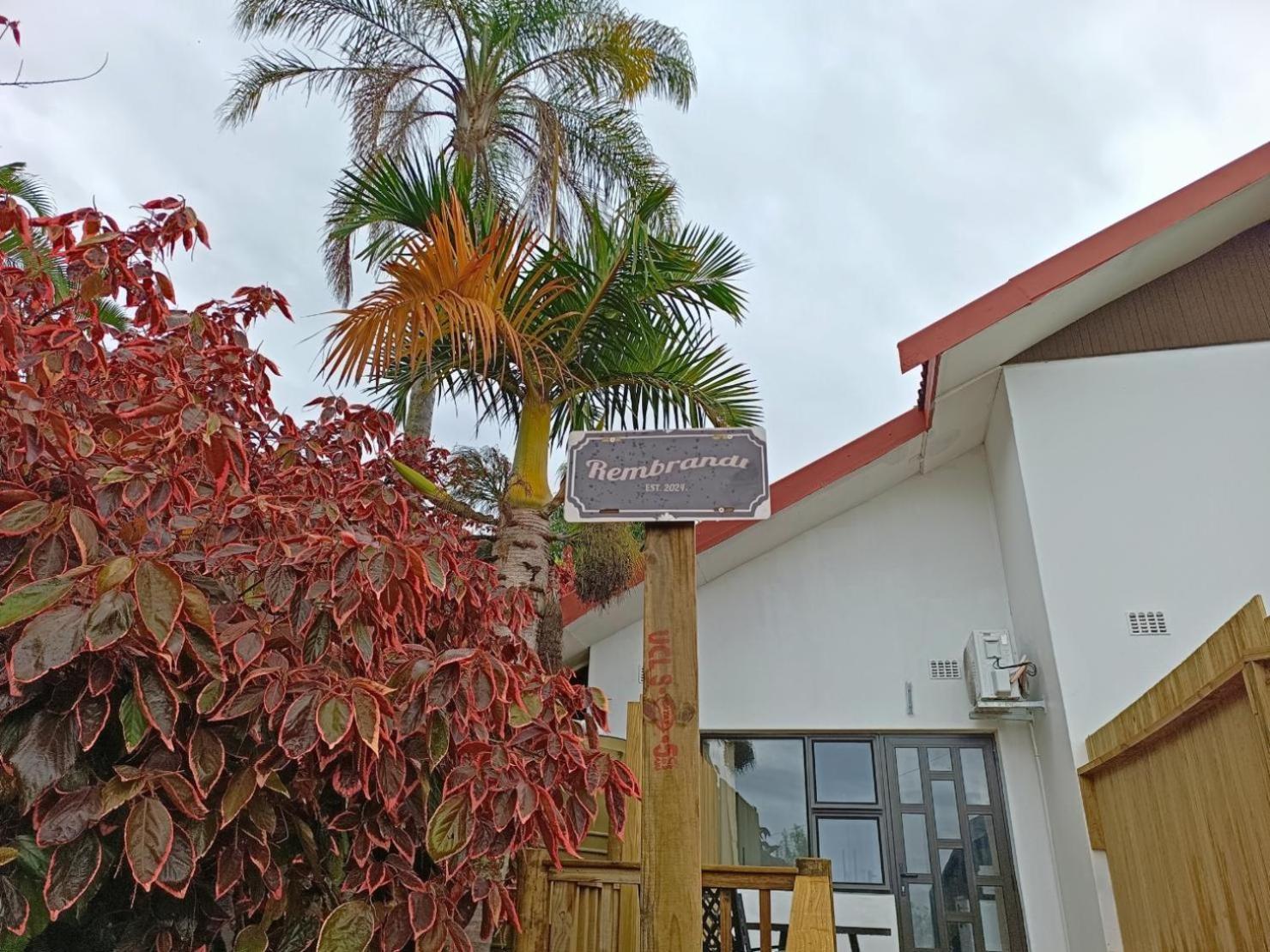 Zur - No Loadshedding Guest house